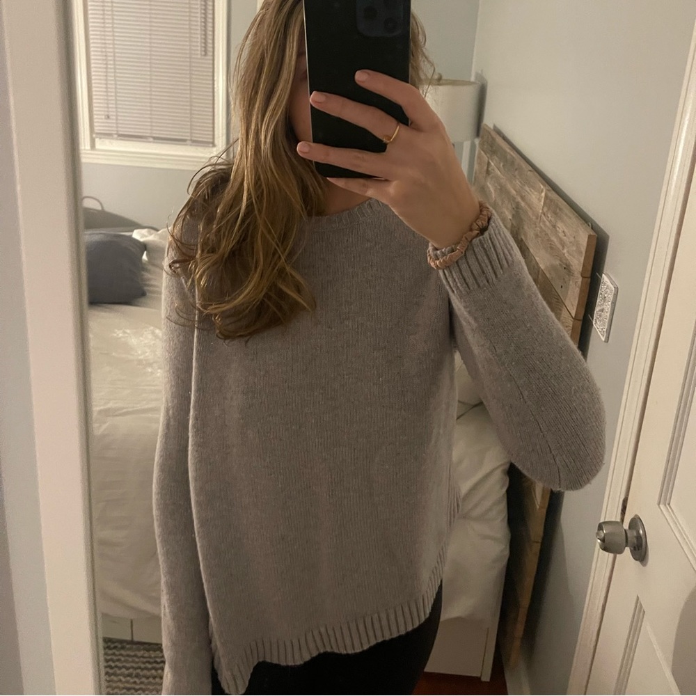 Vineyard Vines cashmere sweater